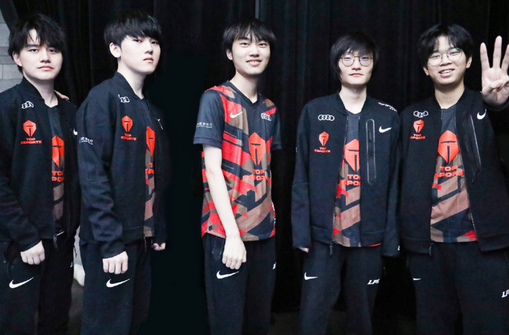 戴维斯仍感 戴维斯仍感