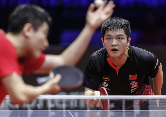 球联赛中 球联赛中