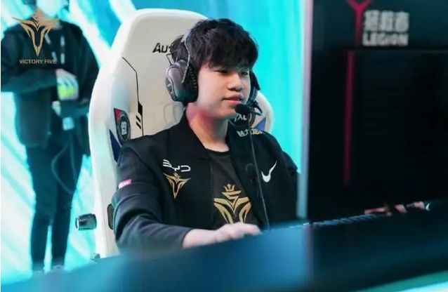 许多球员发 许多球员发