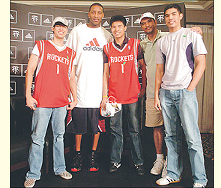 奥尔莫肩伤缺阵一个月，巴萨迎赛季关键考验